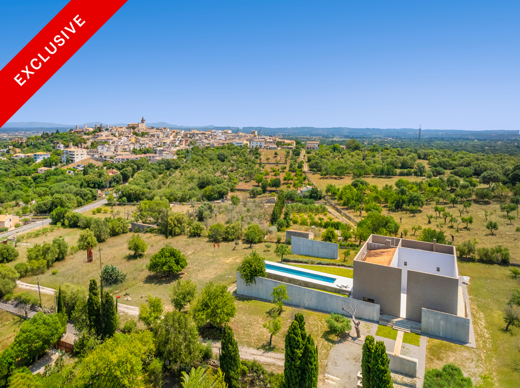 EVMallorca's tweet image. New on the market!
Unique cubic courtyard home with a view in Búger · 30 minutes from Palma
🛏️3   🛁3   🏠419㎡   🌳14400㎡

2.945.000 EUR
See full details: ev-mallorca.com/en/mallorca-pr…

📍#Buger #Mallorca #North #RealEstate #Immobilien