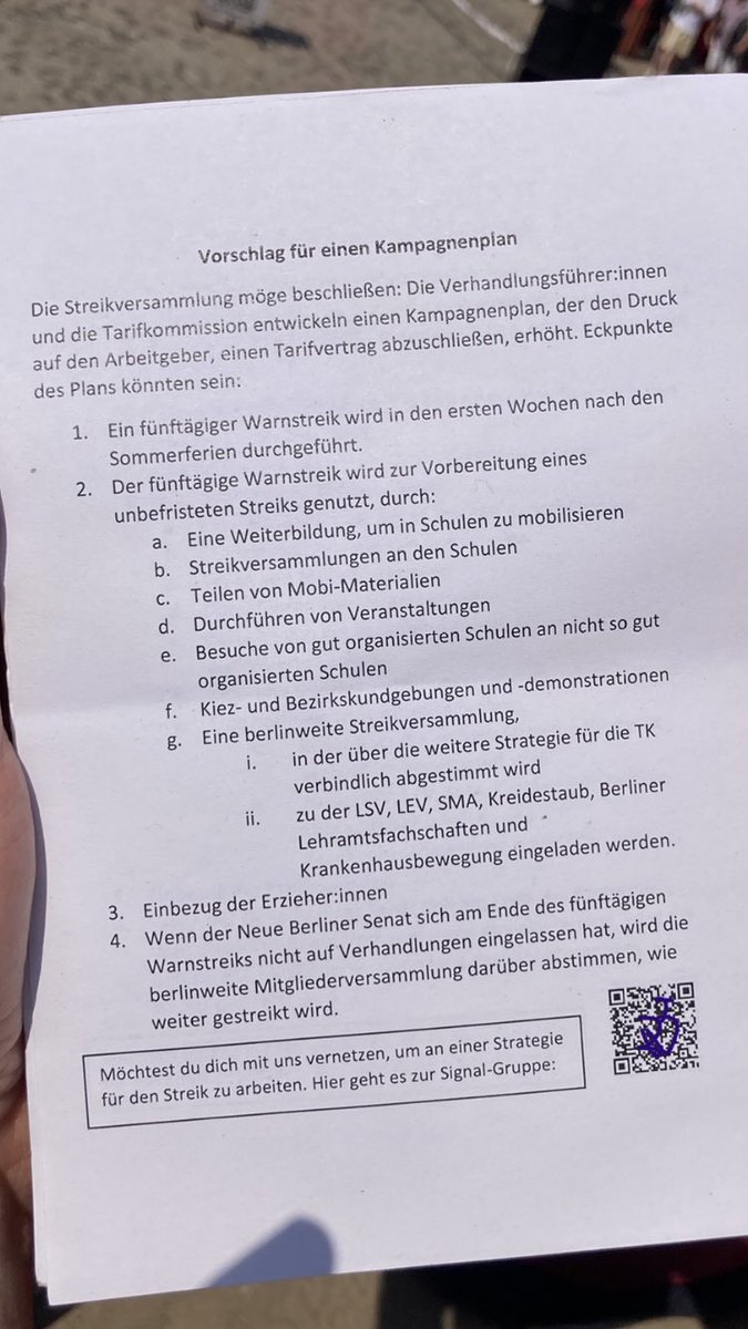 jungegew_berlin's tweet photo. Vorschlag für das weitere Vorgehen in unserem Tarifkampf. Es reicht! Der Senat muss mit uns jetzt Gespräche aufnehmen. 
#gew #jgew #gesundheit #Entlastung https://t.co/6LymR3JxQ7