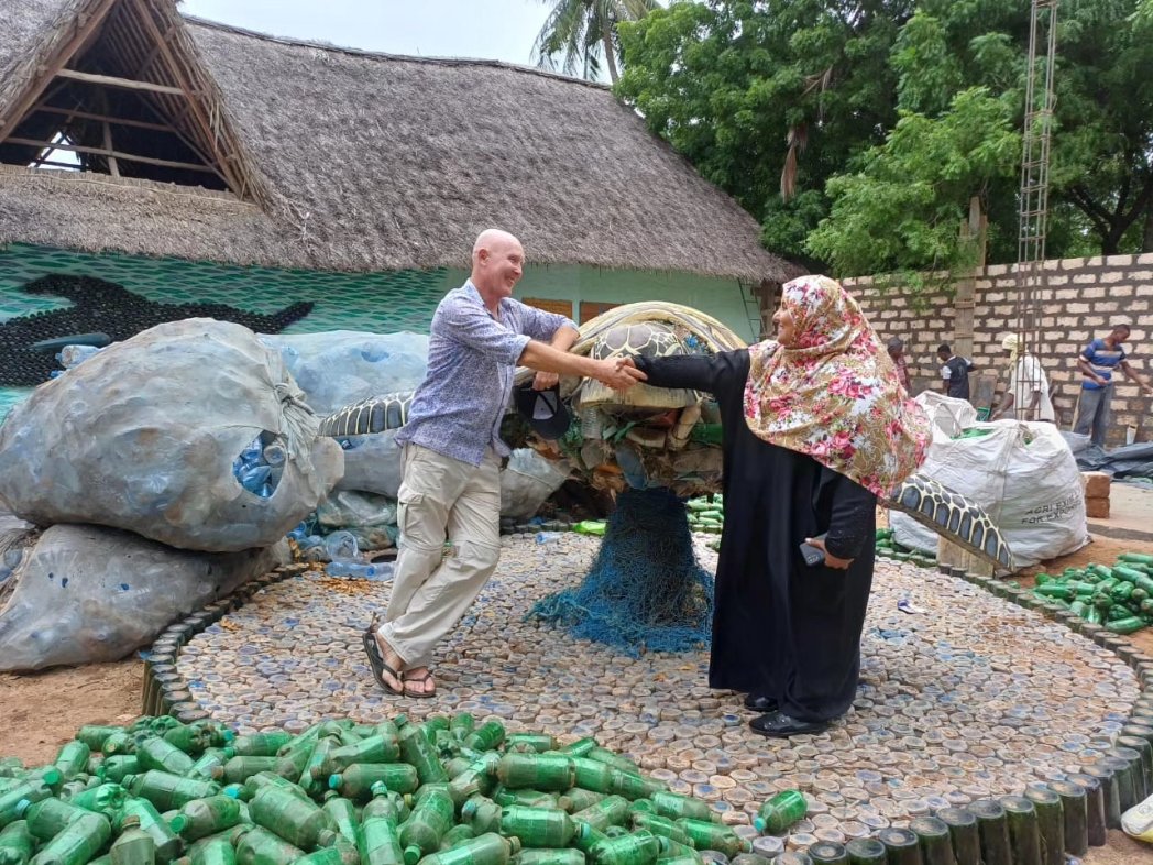 A big welcome to Dr Asma Hadi WWF Coast Programs Manager, to EcoWorld Recycling
Asma has a long history with WMA leading the pioneering Marine Mammal conservation

Seen here with WMA Projects Manager Steve Trott. 
Discussing Plastics Circular Economy strategies and Recycling