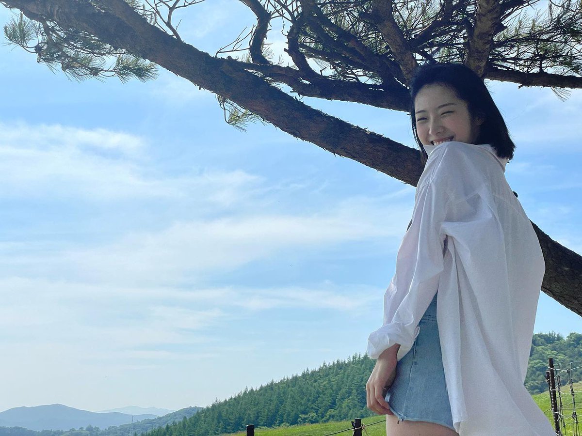 LoonaTheGermany's tweet photo. #UPDATE | Haseul (withaseul) Instagram-Account Update 🕊️

"Lerne von gestern, lebe für heute und freu dich auf morgen :)"

Link: https://t.co/FxfG9unN7E

#이달의소녀 #LOONA #하슬 #Haseul https://t.co/KrCVeayAS1
