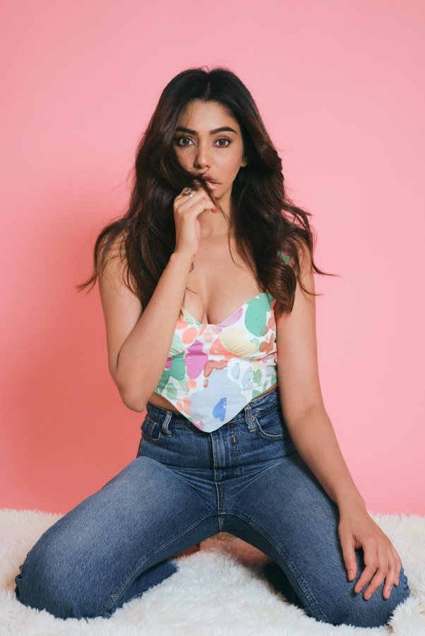 FyFxRHLakAAfHd9?format=jpg&name=900x900