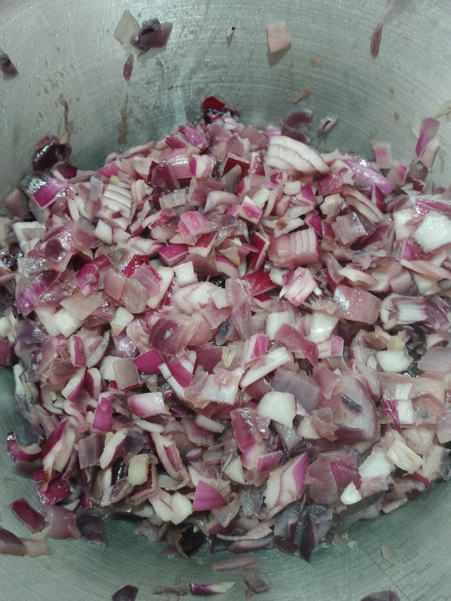 pclittlespoon's tweet image. It's what's in the pot Thursday - the very popular Red Onion Chutney. Busy period coming up so prepping ahead. I always try and make sure my Chutneys have at least 2 weeks in the jar before I starting selling them. 

#whatsinthepotThursday #liverpoolfoodie #Liverpoolfood