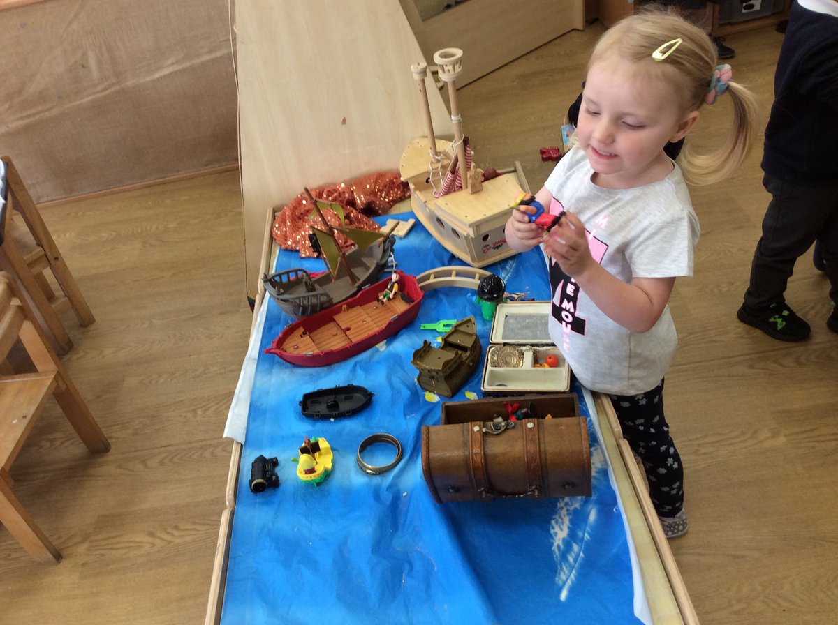 EgremontEYFS's tweet photo. We are loving playing our under the sea investigation area! #fishingfornumbers #piratesmallworld #oceantufftray #undertheseastories #jigsaws #cuddlycreatures https://t.co/Ib2SBwSNmU