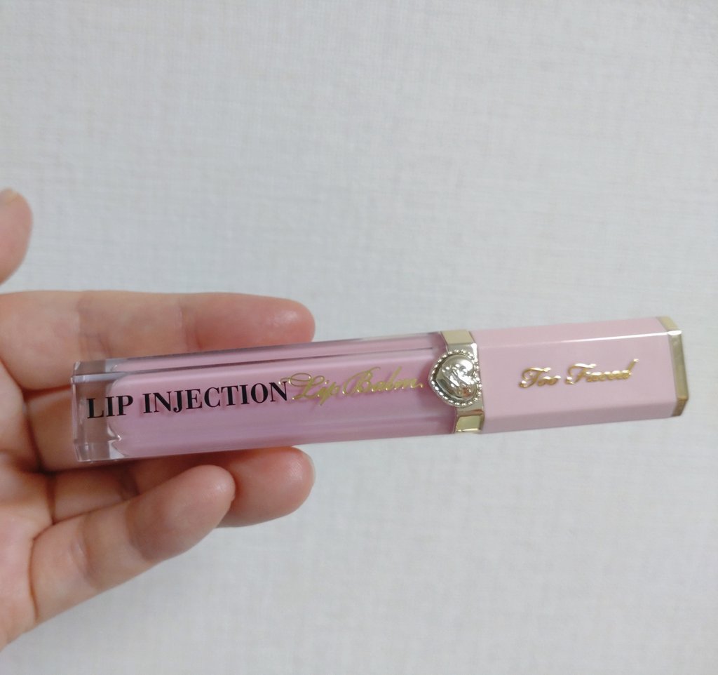 nyaomiayanyanya's tweet photo. 早速おろしてるトゥーフェイスドのリップインジェクション　プランピングリップバーム🍓
いちごミルクみたいな香りがおいしいし、使い心地も仕上がりもめちゃくちゃいい。 https://t.co/oBCr08zsGZ