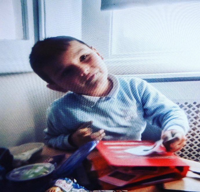 Snowflake School (@schoolsnowflake) on Twitter photo #PECS - Here one of our primary pupils, L, is #learning to use PECS as their main method of #communication - “I want the crisps” L hands a picture of the crisps to the #communication partner #SALT #autism #languagedevelopment #speech <a href="/Persia_FDN/">Persia Ed Foundation</a> #PECS - Here one of our primary pupils, L, is #learning to use PECS as their main method of #communication - “I want the crisps” L hands a picture of the crisps to the #communication partner #SALT #autism #languagedevelopment #speech <a href="/Persia_FDN/">Persia Ed Foundation</a>