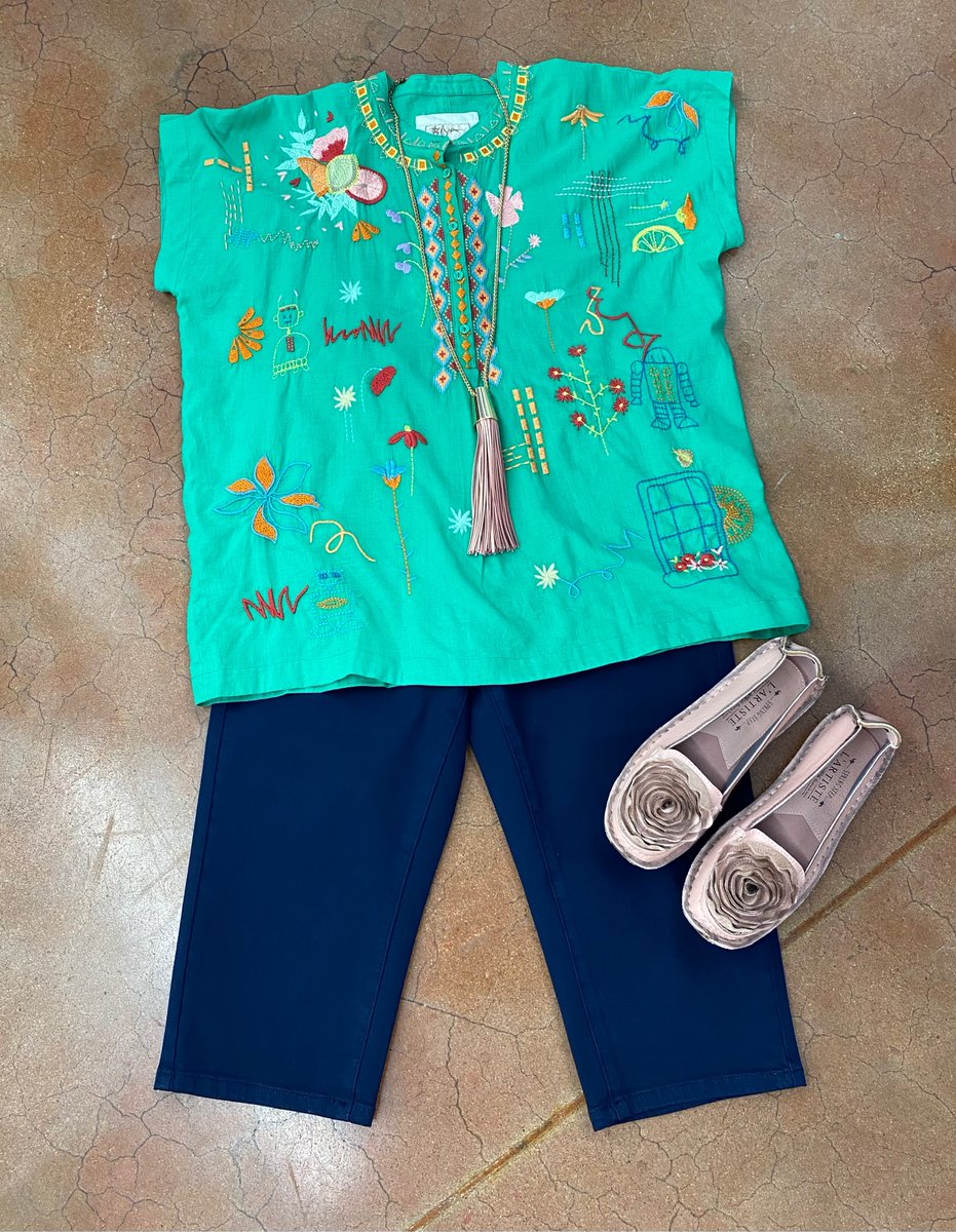 HipChicTX's tweet photo. Be Ready for Summer in this Beautiful Biya top, FDJ pedal pushers, Dezi Flats and ZenZii necklace. #JuneCoupon #JohnnyWas 
#FDJ #ZenZii #DeziFlats #HipChicBoutiqueFtWorth 
shop now at https://t.co/Spe6Y9P7xH https://t.co/TSJ36rBGdY