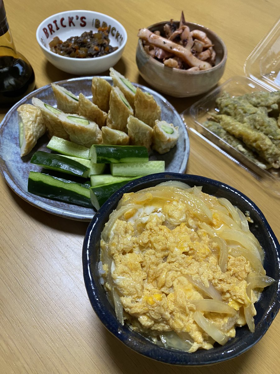 晩ごはんは、玉丼。