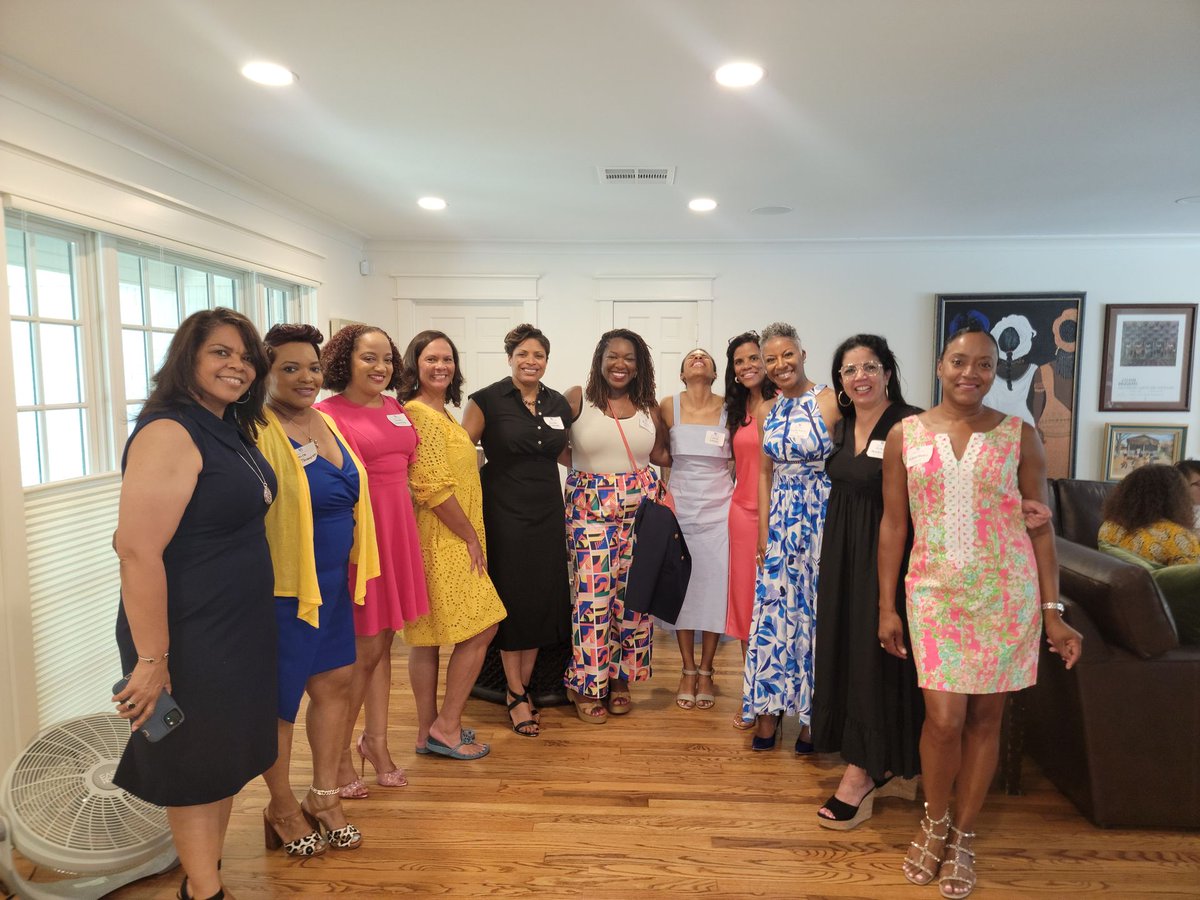 The Ladies of Hampton University dressed in tea attire.
#onehampton