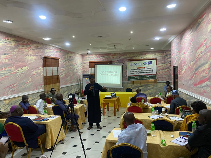 idfpnigeria1's tweet image. Benue and Rivers States have been threatened by #climateissues as well as farmer-herdsmen violent conflicts thus affecting agricultural outputs and decreasing #FoodSecurity 
Read more on IDFP's project on food security challenges to manage the crises.
bit.ly/nutritionandfo…