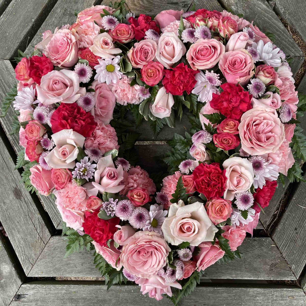 Beautiful heart in shades of pink. A loving tribute for a dearly departed. 💗
.
.
#steinflorist #steinyourflorist #flowers #florist #flowershop #floristry #shopsmall #shoplocal #smallbusiness #phillyflorist #philadelphiaflorist #NJflorist #love #heart #beautiful #sympathyflowers