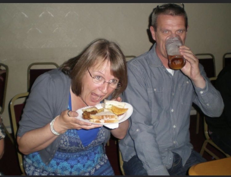cfs_jo's tweet photo. Thanks fb memories for the reminder 😂 Ten years ago. Still a fan of buffets 😂
Dave looks gorgeous - those eyes 😍 #WeakKneed https://t.co/wUlDRBOCRa