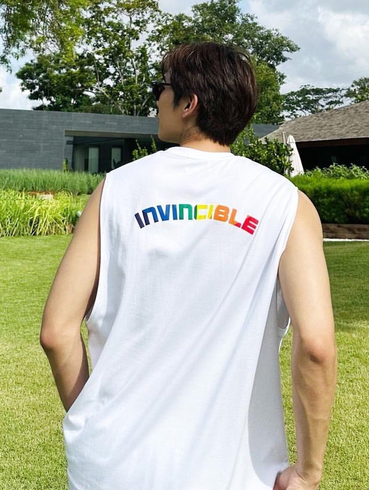 kanaasoup's tweet photo. happy pride 🌈🤍 https://t.co/nJqCBS6NIn