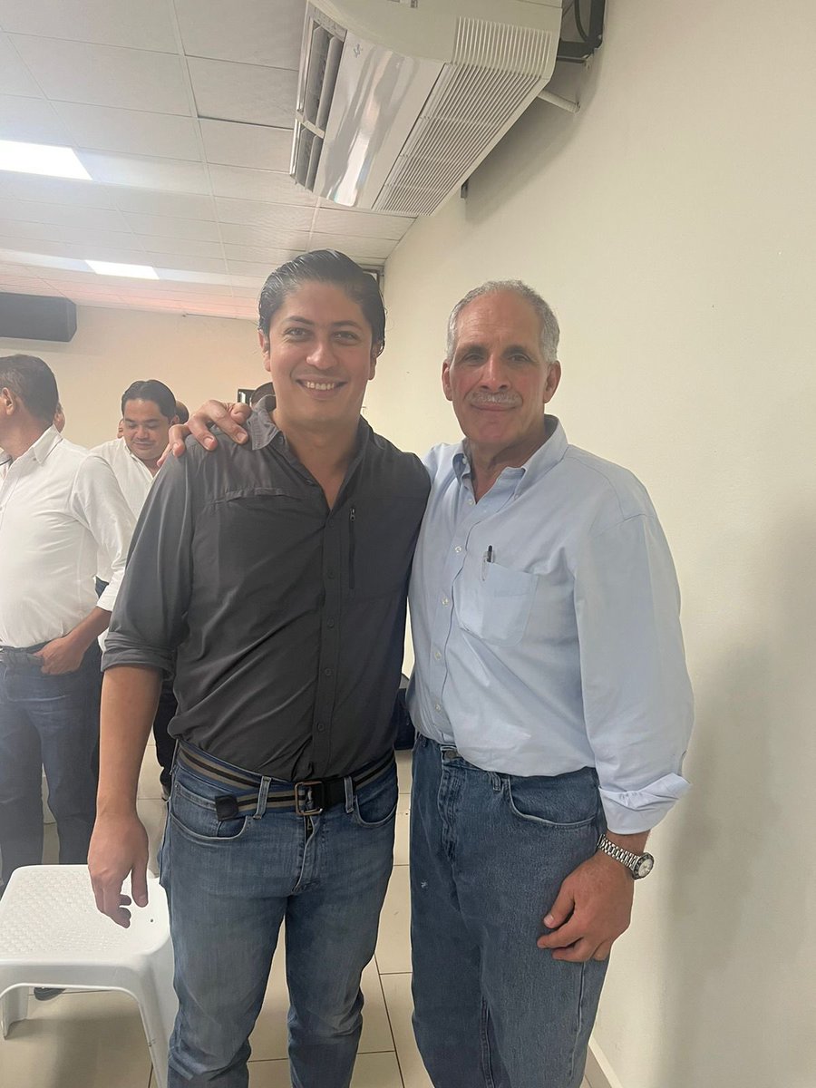 ¡¡Feliz Cumpleaños al líder con mayor aceptación en todo el país hoy por hoy!!