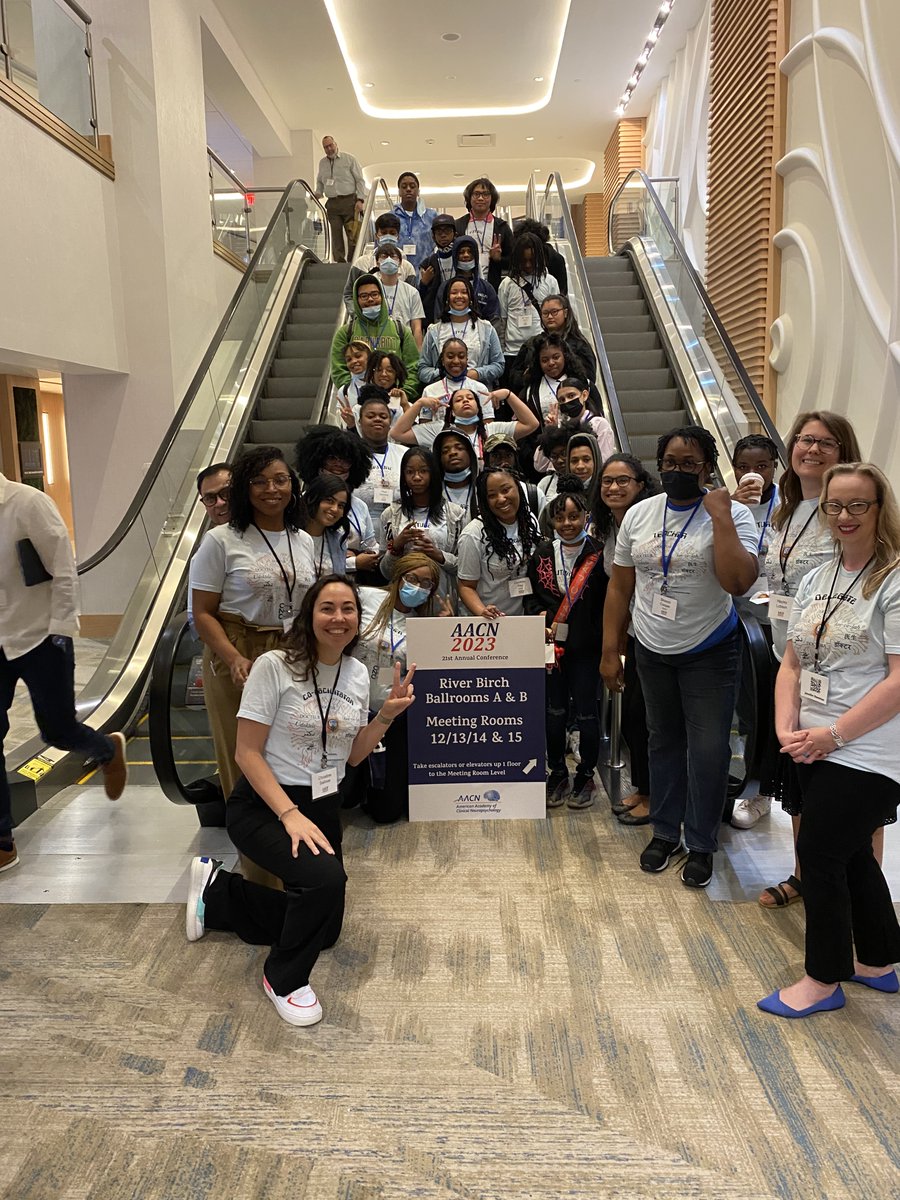 Welcome the 33 local HS students+3 teachers from @GoDCPhelpsHS being hosted by the Cultural Neuropsychology Council (@CulturalNp) at @TheAACN 2023 in DC! #MendthePipeline #DiversifyNeuropsychology #RepresentationMatters