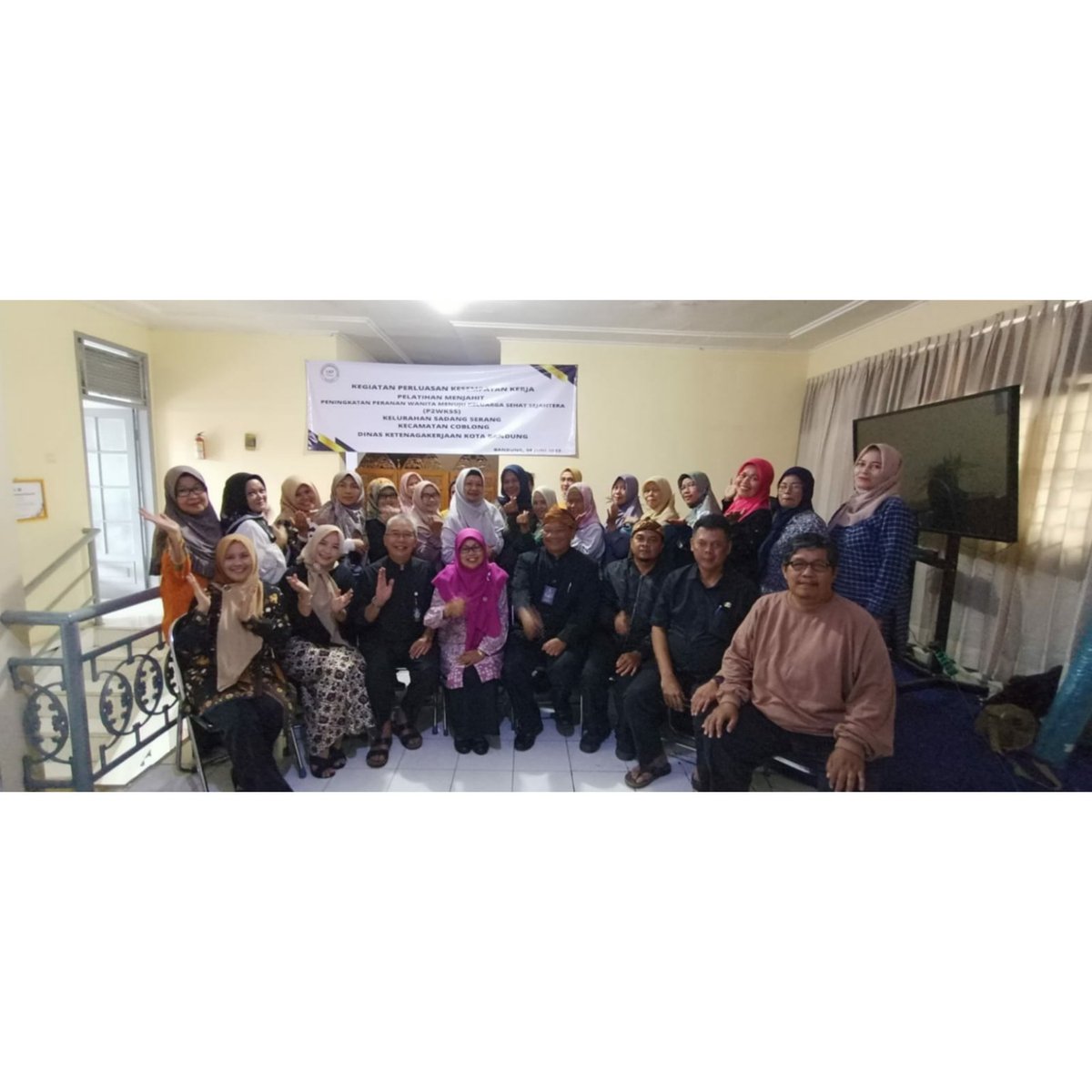 Giat Kasi Ekbang Kec.Coblong menghadiri Pembukaan Pelatihan Menjahit P2WKSS Kel.Sadang Serang Kec.Coblong.
Kamis, 8 Juni 2023
.
#BandungNuUrang
#coblongjitu