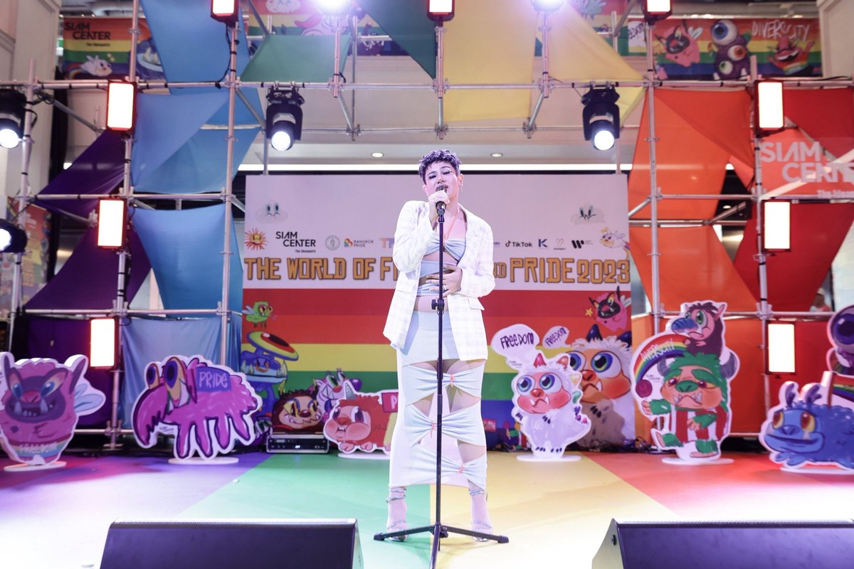 todayentth's tweet image. SILVY (ซิลวี่) ร่วมฉลอง Pride Month แบบจัดเต็ม ตอกย้ำความสำคัญของความหลากหลาย และเห็นคุณค่าอย่างเท่าเทียม

อ่านต่อ : m.facebook.com/story.php?stor…

#SILVY #ISITYOU #เธอใช่มั้ย