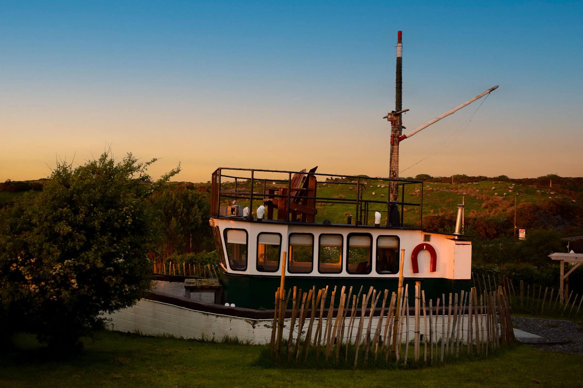 For those who want something different, the converted fishing trawler is quirky &amp; unique, perfect for a romantic getaway.
camping-directory.uk/1770
#quirky #uniqueaccommodation #fishingtrawler #romantic #couples #glamping #holiday #tents #railwaycarriage #dunfanaghy #codonegal