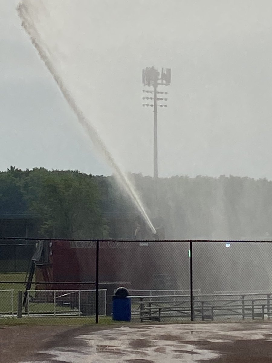 ROHSAthletics's tweet photo. Many thanks go out to the Royal Oak fire department engine number 30 for creating some much-needed rain on our softball field!   Community coming together to support educational athletics! ⁦@royaloakschools⁩ ⁦@MHSAA⁩ ⁦@RO_Softball⁩ ⁦@CityofRoyalOak⁩ https://t.co/0H7nkytCk3