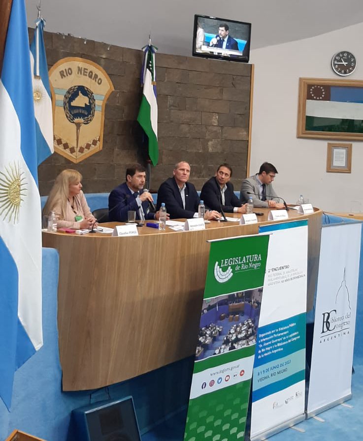 #ReFBipar | #Ahora <a href="/AlejSanta/">Alejandro Santa</a> en la 2do Encuentro de Bibliotecas Parlamentarias de la República Argentina en Viedma, Río Negro. 

En vivo 👉🏼 youtube.com/live/AiAmQCIrh…