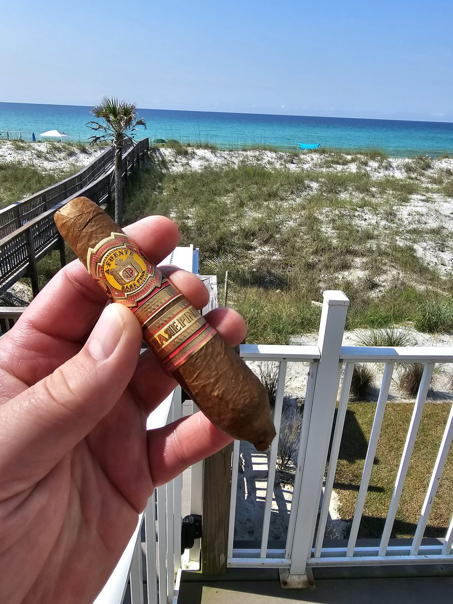 EricWal86905752's tweet photo. Beautiful weather out here in Navarre! Gonna enjoy this beauty before I hit the water. https://t.co/pJMPYRb3aX