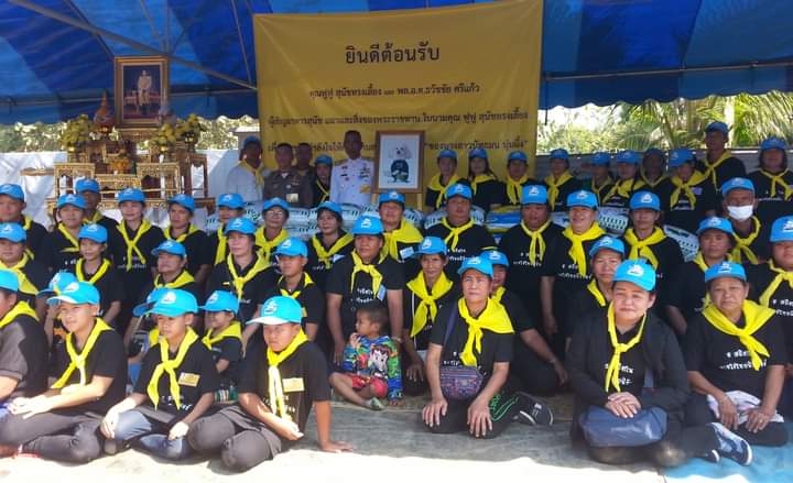 Thanawa81972532's tweet image. เรื่องหมาได้เงินเดือนด้วยไหม อันนี้ผมไม่รู้ครับ แต่ที่รู้ๆคือ มีคนบางกลุ่มลดศักดิ์ศรีตัวเองเพื่อเคารพหมา