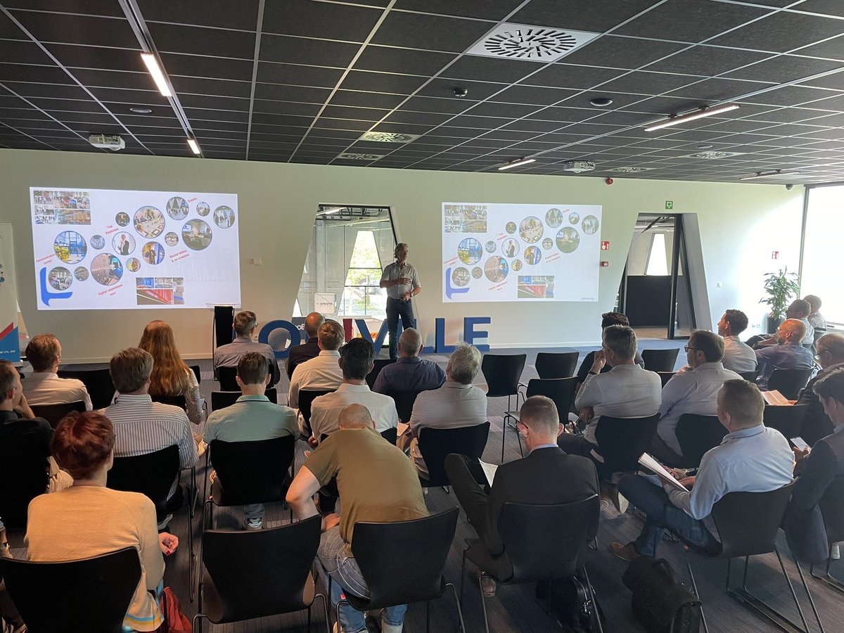 Volle zaal voor inzichten in de logistieke trends, gevolgd door rondleiding in testcentrum <a href="/VILogistiek/">VlL Nieuws</a> <a href="/VLAIO_be/">VLAIO</a>