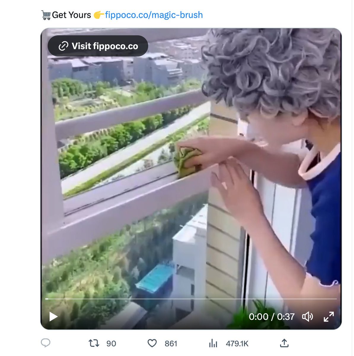 Jeffrex's tweet photo. Hahaha,  they couldn't even get all of this childs hair in the wig.  is Granny really the target audience? https://t.co/MsdSB44g8L