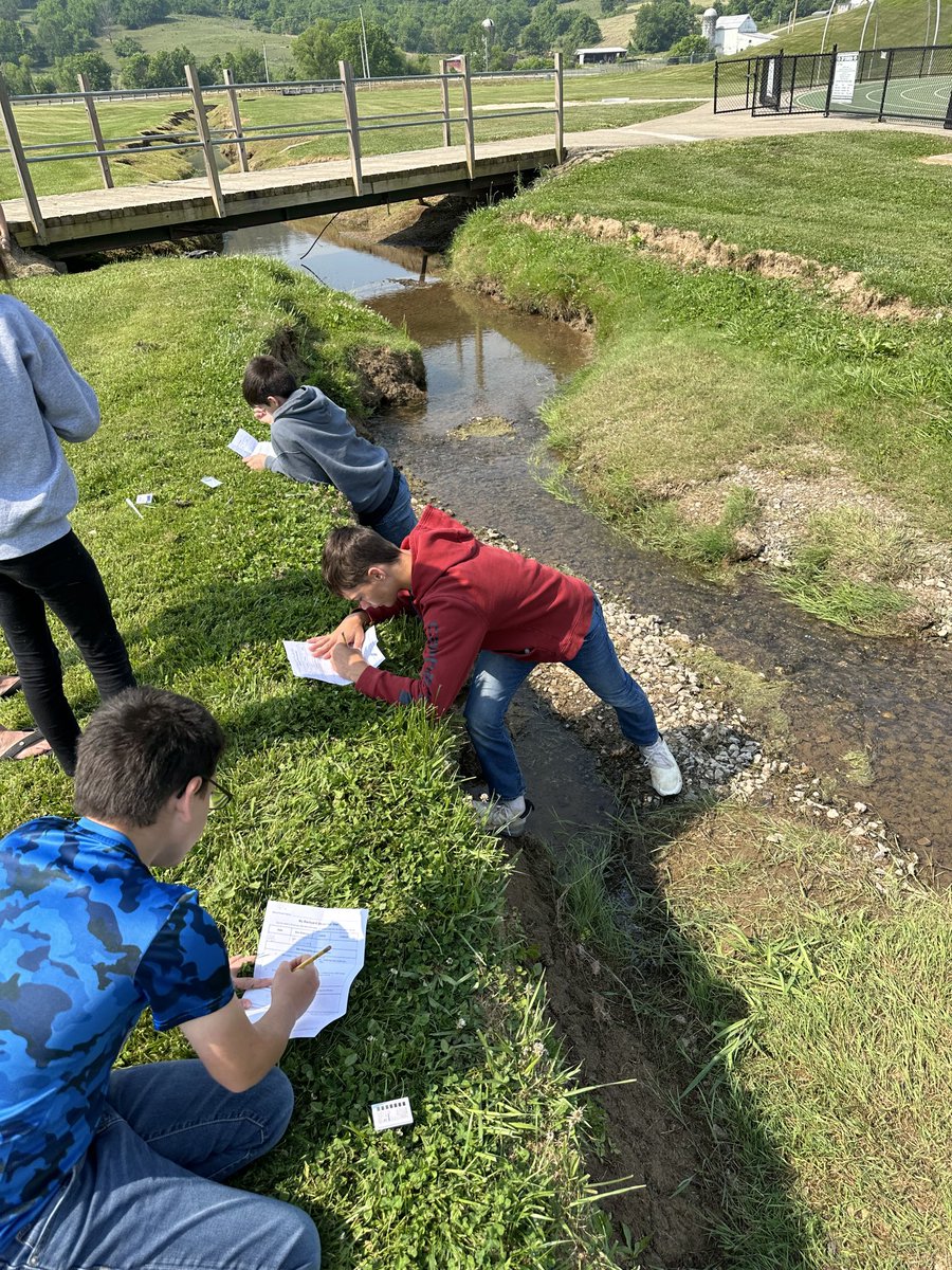 MLegats's tweet photo. Some more activities from STEM Camp Day 3- Design Process, Rocketry, Solar Ovens, and a stream study on Little Buffalo Creek. ⁦@JDenius⁩ ⁦@NobleLocal_SD⁩ ⁦@OSLN⁩  ⁦@AppSTEMCollab⁩ #ZepSTEM https://t.co/g9ff6owMLy
