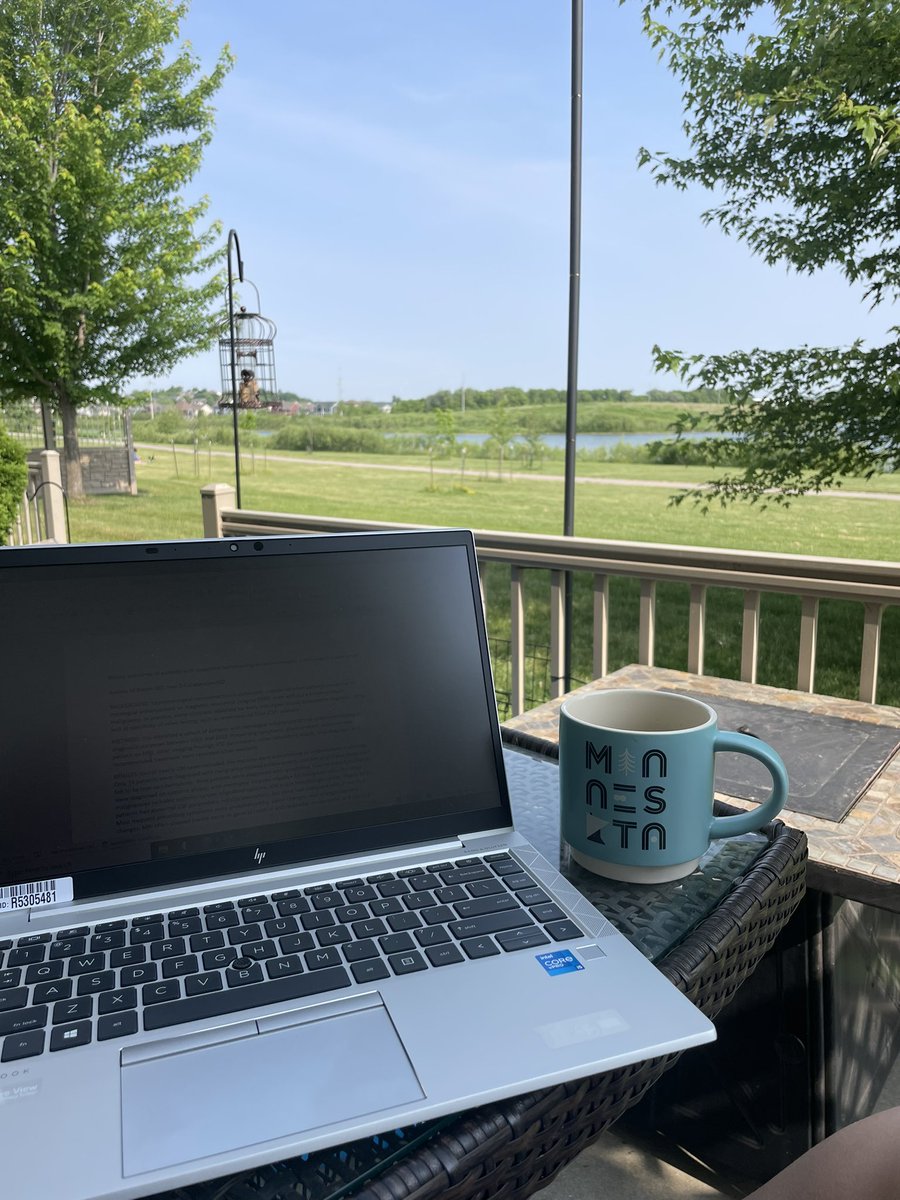 audrey_blazek's tweet photo. A beautiful morning in Rochester for submitting an abstract 🌳🌞🙌🏻 Grateful for a research elective in between busy inpatient months @MayoFellows https://t.co/Vw3nubE4zb