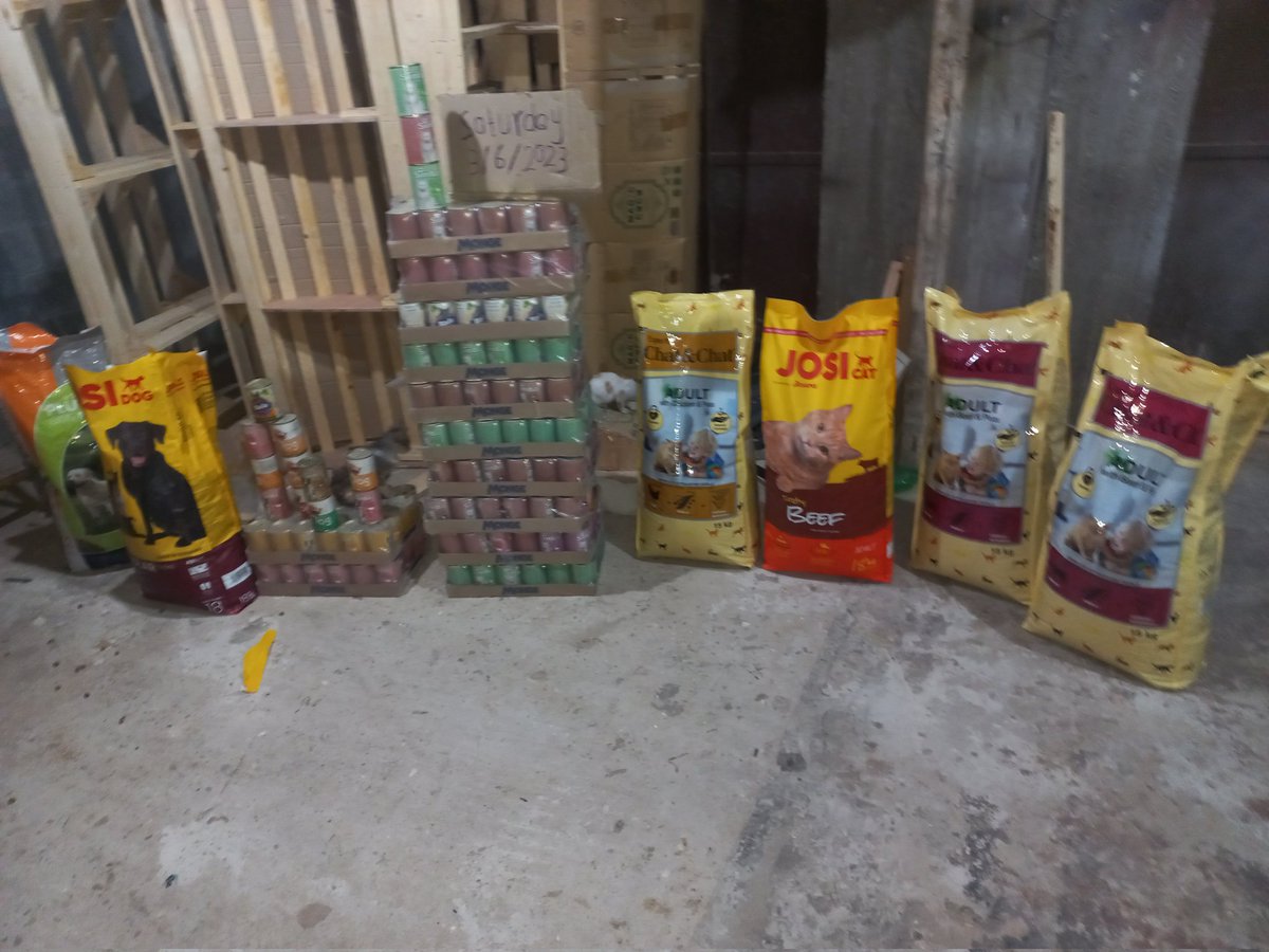 LoverHomeless's tweet photo. 🐱❤️Software Update:💫💢😻 Thanks to all who supported me. And you got 15 days of safe food! There is still a debt of $169 owed to the food supplier. Also $68 to the doctor. I need to settle the debt in the next few days! 🙏🏻🥹🆘️Please donate!https://t.co/DKN3ax0oDl🚨🆘️ https://t.co/aKBBRdysxu