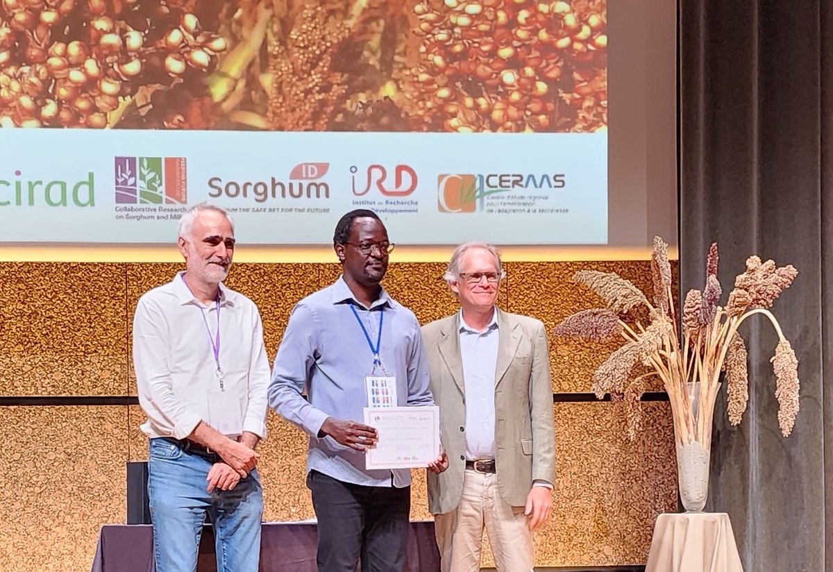 David Jordan (@sorgguy) on Twitter photo <a href="/EmmaOmics/">Emma Mace</a> and I are very proud of our student <a href="/ajakudaniel/">Otwani Daniel Ajaku</a> winner of the best student presentation <a href="/21CentSorgh2023/">21centurysorghum 2023 Montpellier</a> <a href="/EmmaOmics/">Emma Mace</a> and I are very proud of our student <a href="/ajakudaniel/">Otwani Daniel Ajaku</a> winner of the best student presentation <a href="/21CentSorgh2023/">21centurysorghum 2023 Montpellier</a>