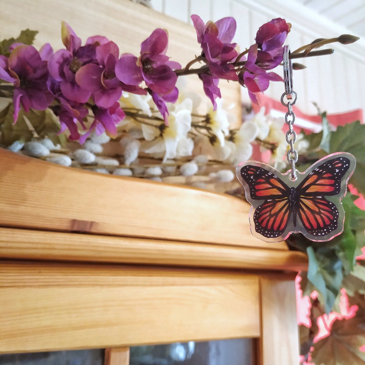 sarahcillus's tweet photo. A bit more of all the new things I've been sitting on and not sharing on twitter! I've got some more bugs and little dudes planned for this year! 🐝🐍🐿️🍄🦋 https://t.co/zmQyDXMDt2