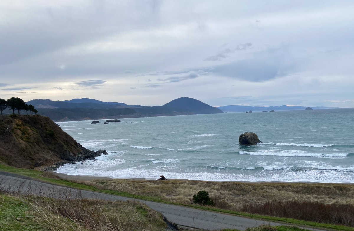 🌊 Happy World Ocean Day! Oregon’s coast is dotted with vibrant communities that rely on our oceans to support their economies and way of life. I’m committed to protecting our oceans and their ecosystems for years to come!