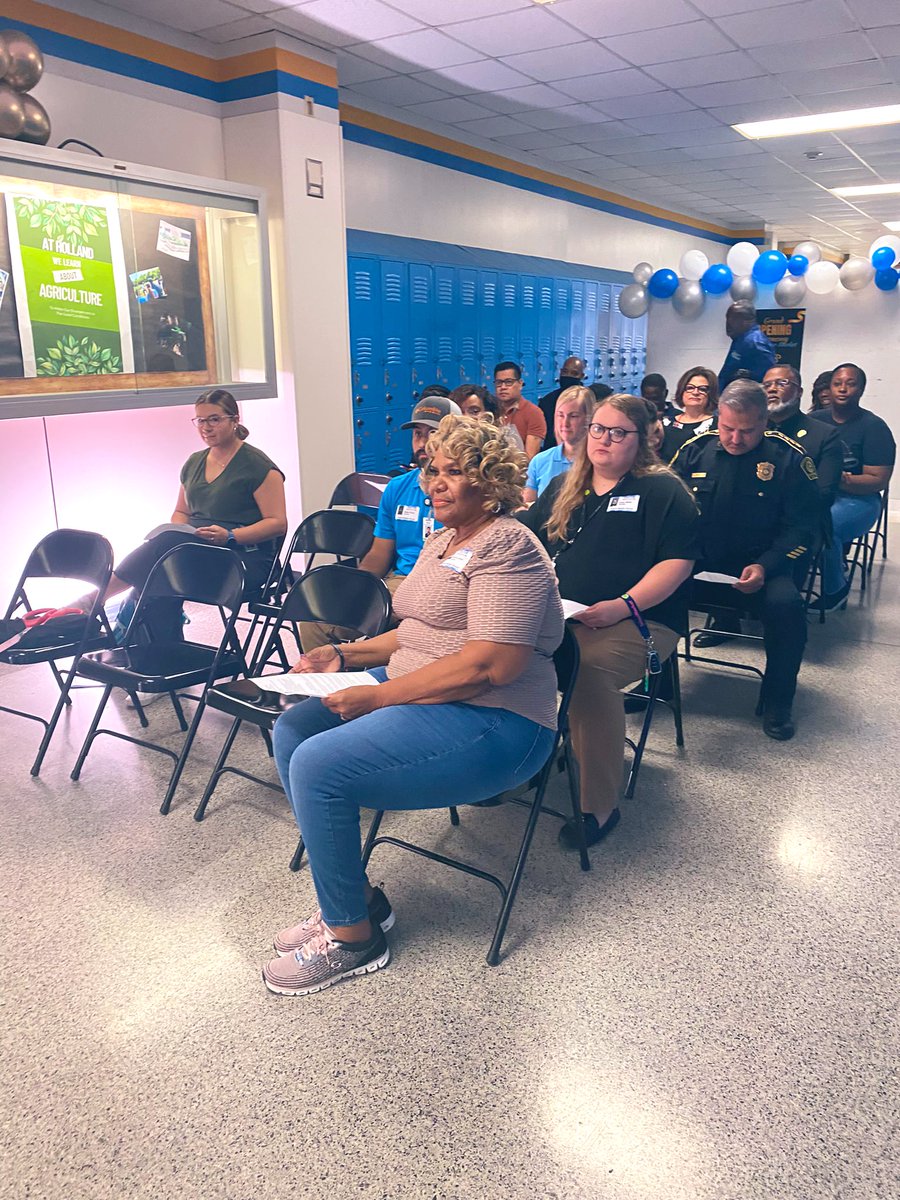 Averi J. Steen tweet media