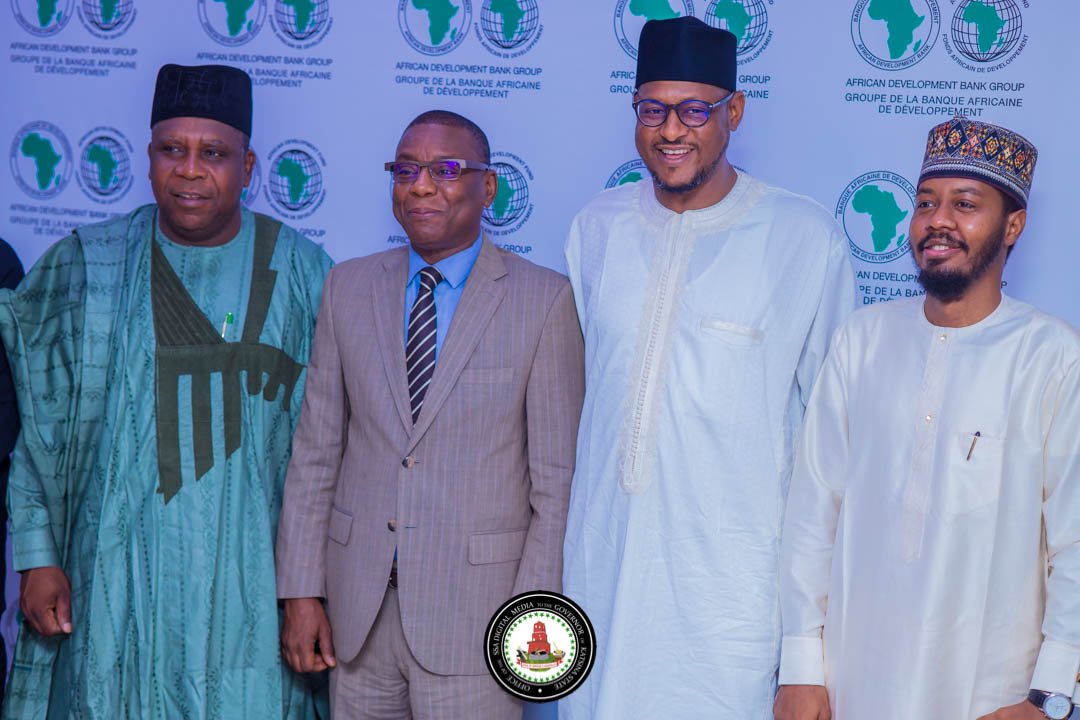 dikko_radda's tweet photo. In line with my administration’s bid to partner with regional and global developmental institutions, this morning, I met with Mr Lamin Barrow, the DG of Africa Development Bank at the Country Office in Abuja. https://t.co/Xd8XD2gdVr