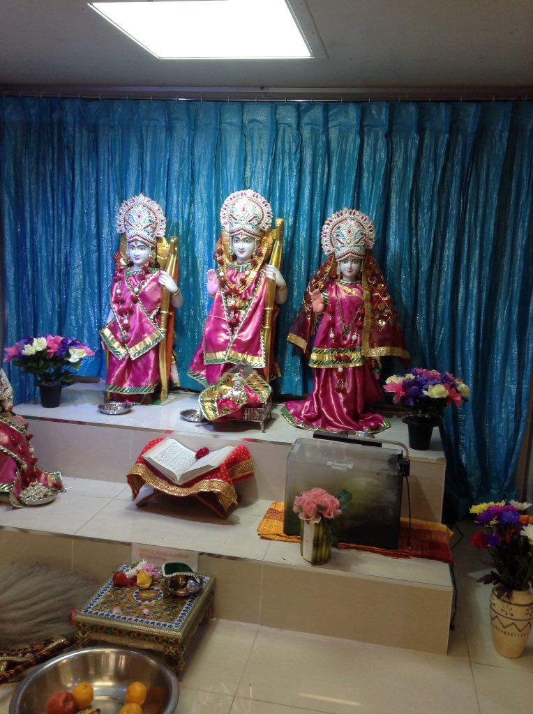 latimerprimary's tweet image. Year 3 are having a great time in the temple, they are fascinated with all the many gods! #3PS #3JK #LatimerRE