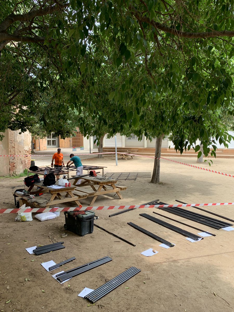 MACBA_Barcelona's tweet photo. Vols saber el resultat final de tot el curs #EnResidència?

Vine a l'activació del "cacharro" mòbil, la conclusió de la recerca dels alumnes i les artistes Elena Blesa i @todoporlapraxis per fer una intervenció pública al barri de la Barceloneta.

🗓️Dl 12/6
17h
📍 @INSJoanSalvat https://t.co/kNg6dKmJez