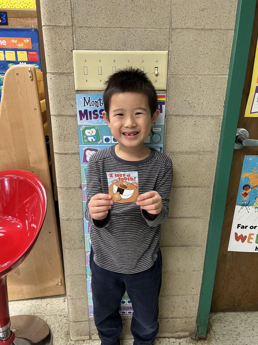 I just lost my tooth in school!!