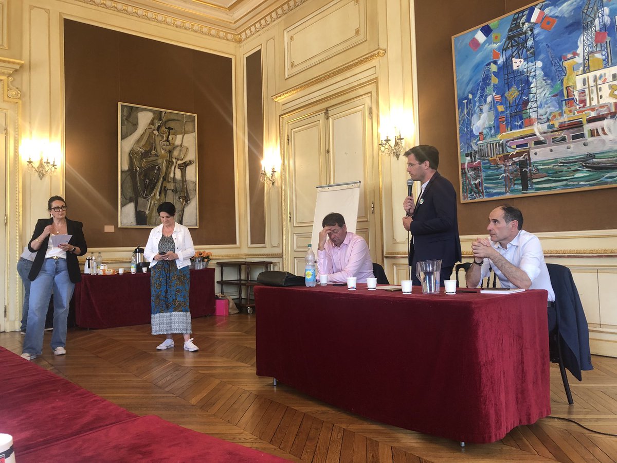 Un échange riche avec <a href="/NicolasMayerNMR/">Nicolas Mayer-Rossignol</a> <a href="/P_Vergriete/">Patrice Vergriete</a> et <a href="/DjoudeMerabet/">Djoudé Merabet</a> et les agences d’urbanisme sur les risques. « Comment développer une culture du risque ? » Les agences sont des passeurs précieux pour les acteurs territoriaux et les citoyens.