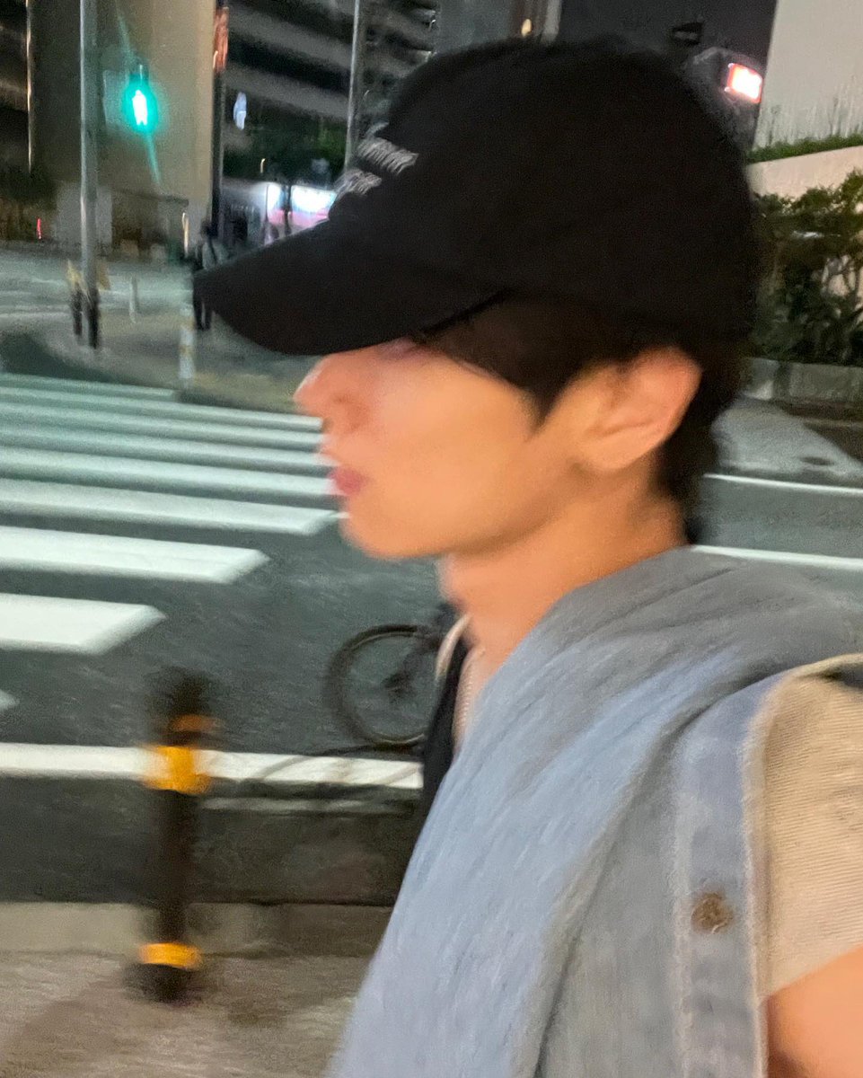 THEBOYZ_INSTA's tweet image. [주연] 선선한 거리