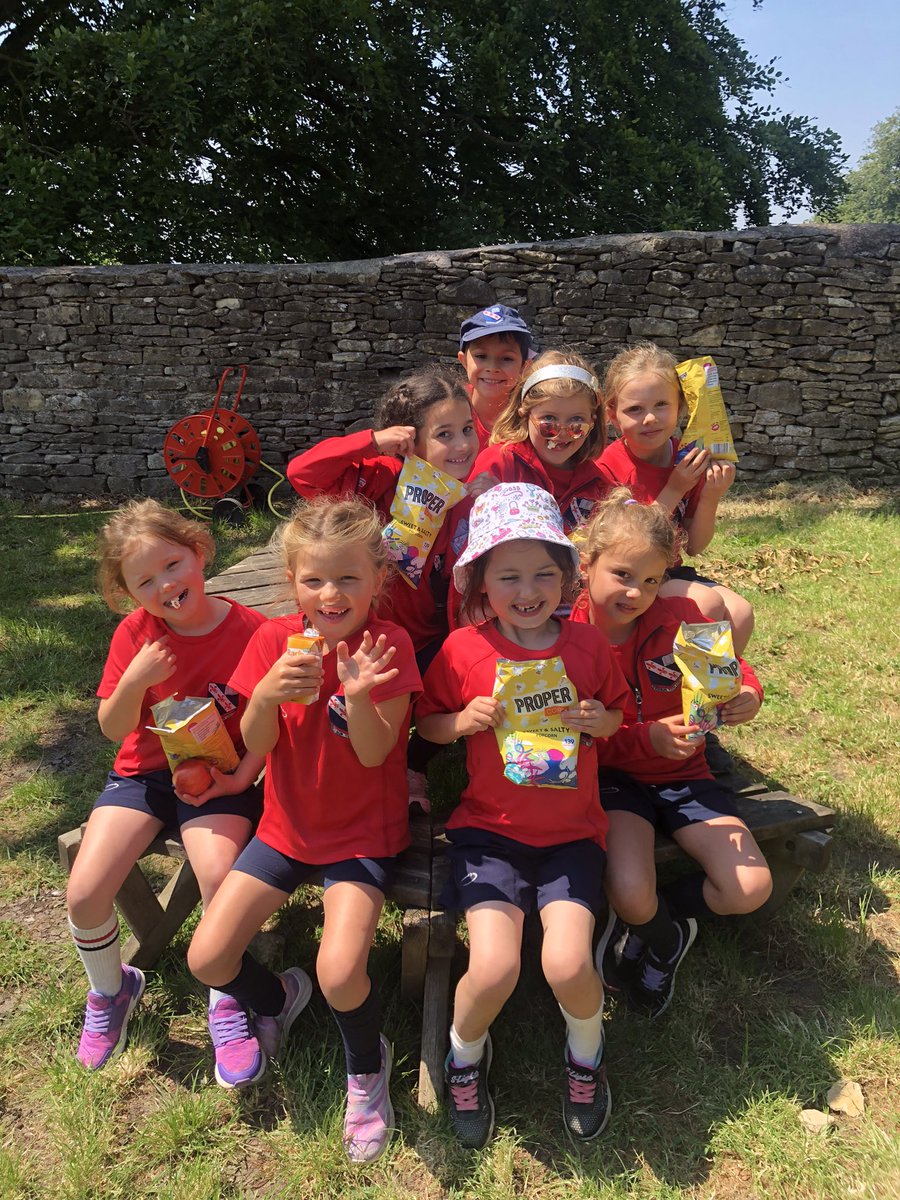 MonktonYear1's tweet photo. Many smiley happy faces and a popcorn pyramid!! 😎🍿#MonktonYear1 @MonktonTrip https://t.co/vtry6SnWNM