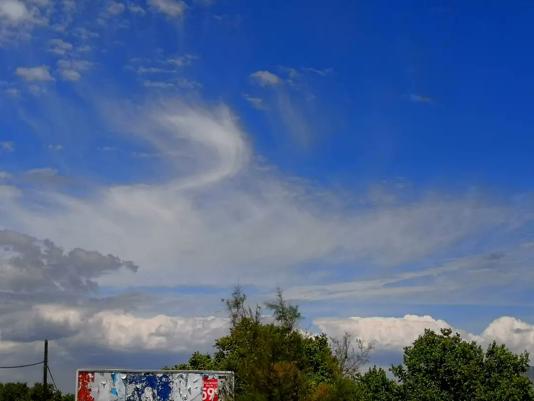 meteoecovisual's tweet photo. #cirrus floccus #virga y #espisatus desde #santboi
#santboidellobregat
#BaixLlobregat
#meteofoto
#fotometeo
#cielos #cielo #nube #nubes #meteo #meteorología
#observadormeteorologico https://t.co/ChwkBwQCdZ