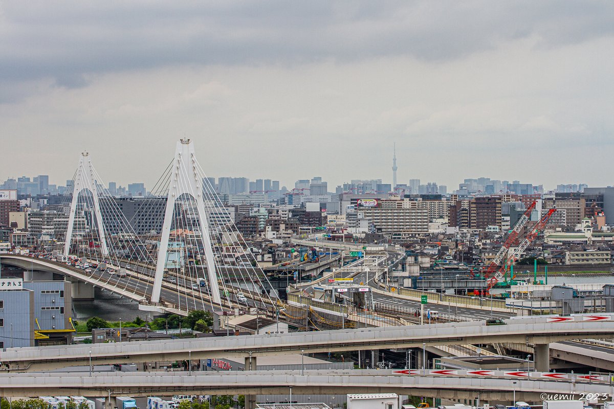 uemii's tweet photo. 今日6/8 通行止め13日目の高速大師橋。工事はほぼ終わっているようで遠くから見える範囲では変わったことは見つかりませんね。近くに羽田空港の国際線ターミナルが見えました。#大師橋 #通行止め #高速大師橋リニューアル #elevatedexpressways https://t.co/8YxU0NzVvh