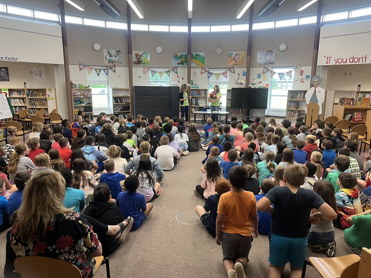 Thank you <a href="/WestlandLibrary/">Westland Library</a> for visiting @HayesHuskies to promote the summer reading program!