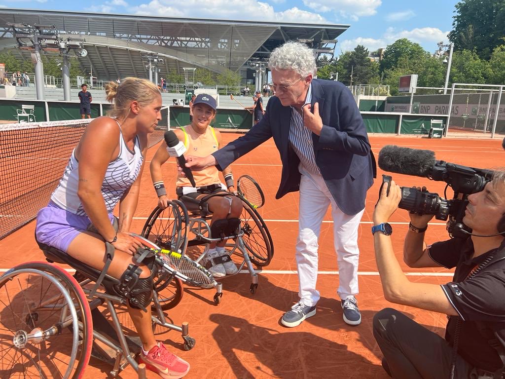 n_monfort's tweet photo. Le tennis handisport roi a #RolandGarros ⁦@francetvsport⁩ 🎾🎾🎾 https://t.co/yeoLd3gTLk