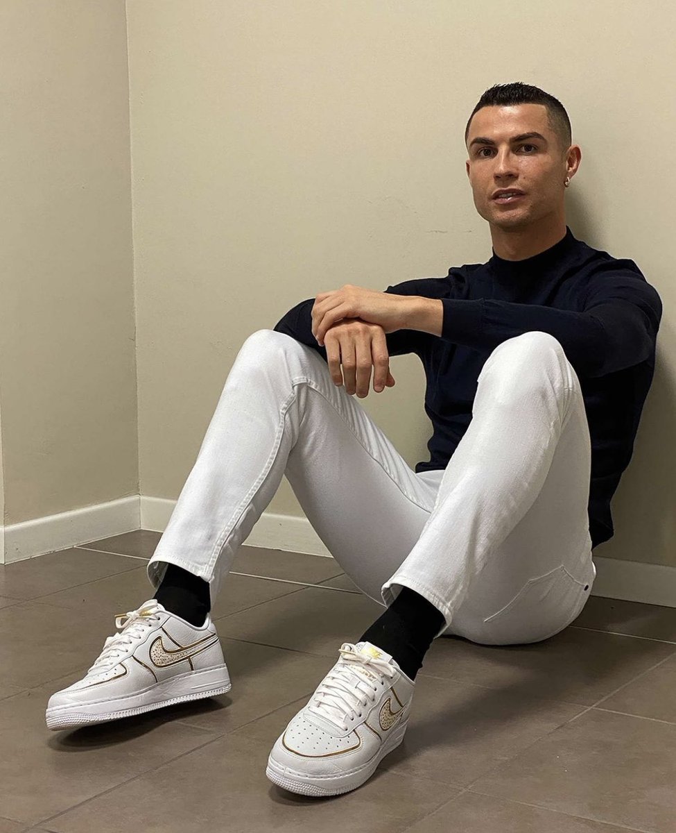 My goat🐐 at 35          Ur goat🐐 at 35