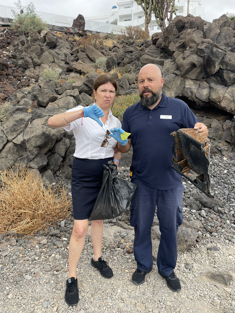 To celebrate the #WorldOceanDay2023  🌊 🐠 🐙 🐳 and the #EnvironmentDay2023 Part of the staff and guest have been cleaning the coast near by #SantaBarbaraGolfAndOceanClub . No more plastic in the sea please 🙏🏼 @goded_oscar @Mendoza13Lucia @Emils_3 @EduardoSSTT @Yohady81