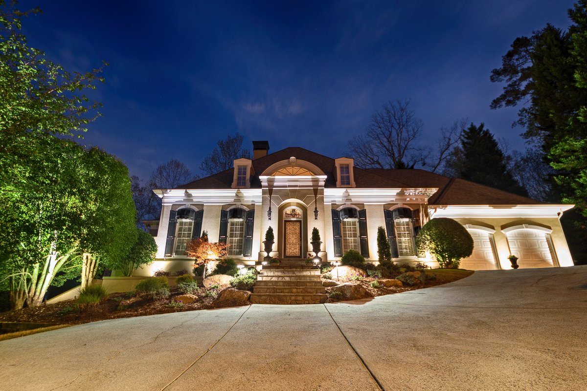 Outdoor Makeover & Living Spaces tweet media