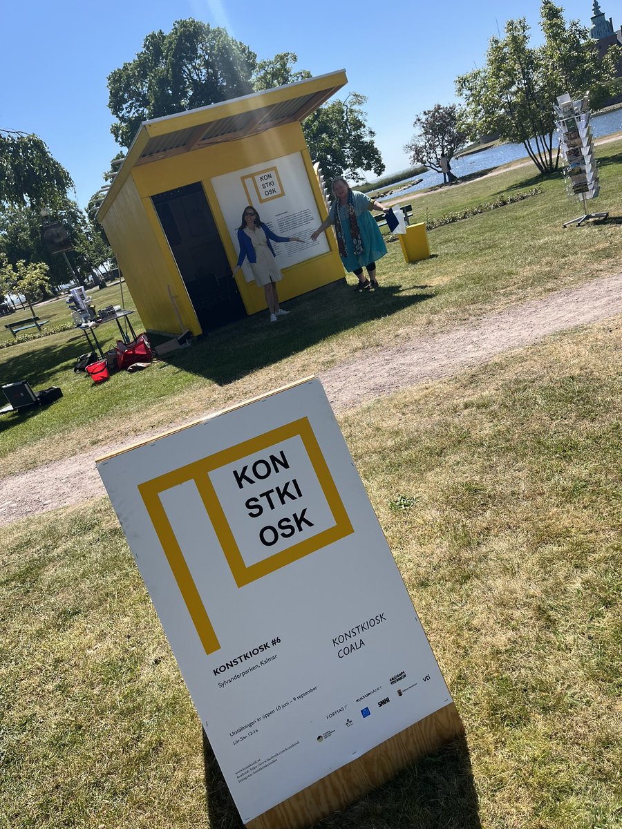 Konstkiosken är på plats i Sylvanderparken i Kalmar! Kom och prata översvämningar och gå en konstpromenad. shorturl.at/afhHS #klimatanpassning