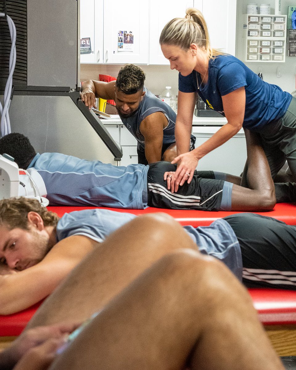 Inside the Phoenix Rising FC Athletic Training Room!

#RisingAsOne #spoonersportsmedicine #spoonersports #ourteamisyourteam #athletictraining #soccer #football #phoenixrising #rising #spooner #movebetter #feelbetter #performbetter #recoverbetter